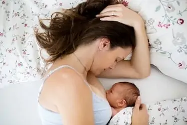 Breastfeed side lying