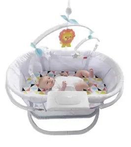 Bassinet with vibrations, music and sounds