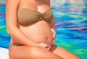 Pregnant woman tanning