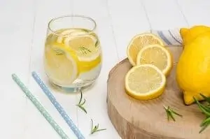 Detox lemon water