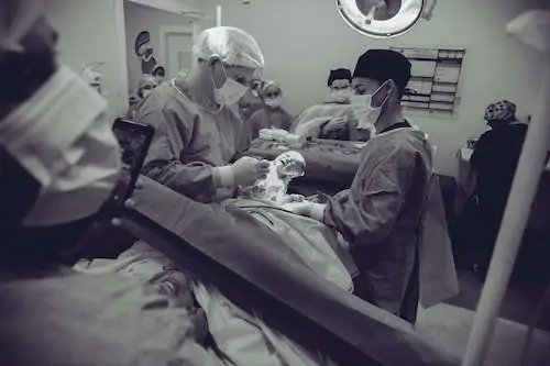 Giving birth in operating room